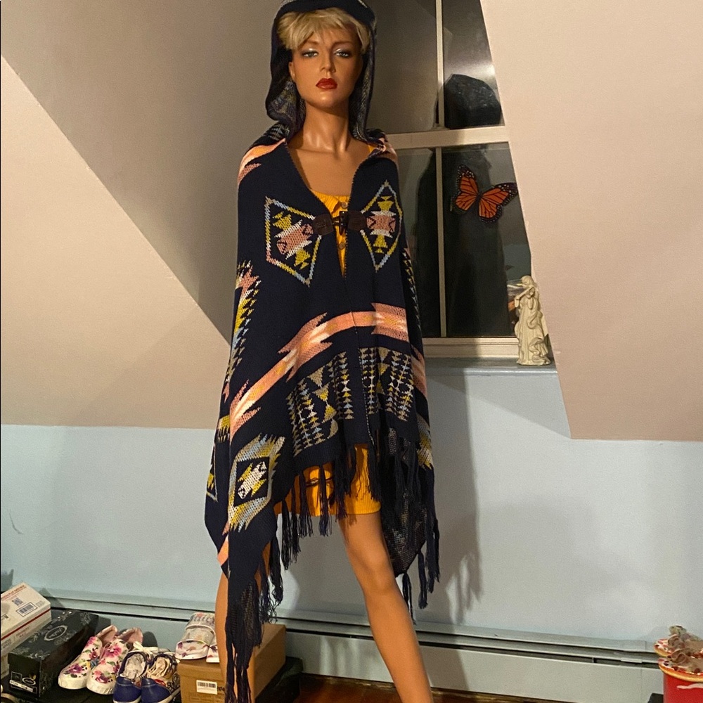 HOODED PONCHO BOHO AZTEC VIBES with FRINGE S/M by LISTICLE